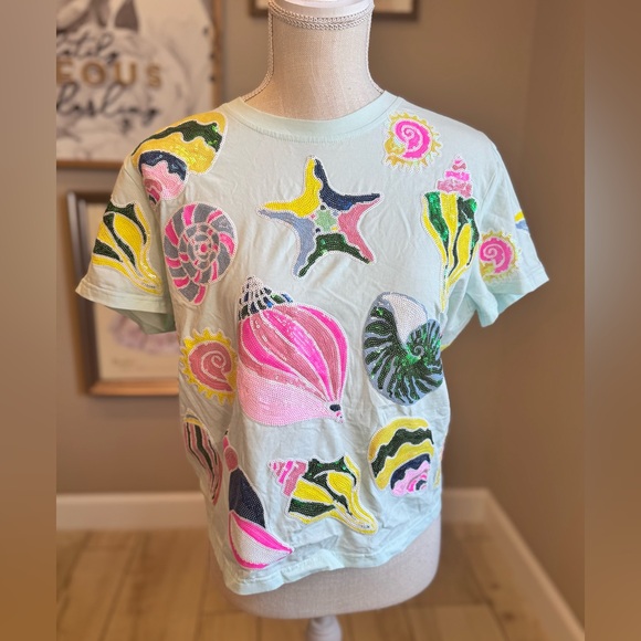 QUEEN OF SPARKLES Tops - New! QUEEN OF SPARKLES Colorful Sequin Sea Shells Tee Oversized XS